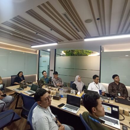 Benchmark Enterprise Architecture PT Hutama Karya Indonesia (HKI) dengan PT Federal International Finance (FIFGROUP)